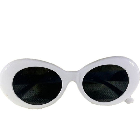 RETRO WHITE SUNGLASSES - Picture 1 of 1